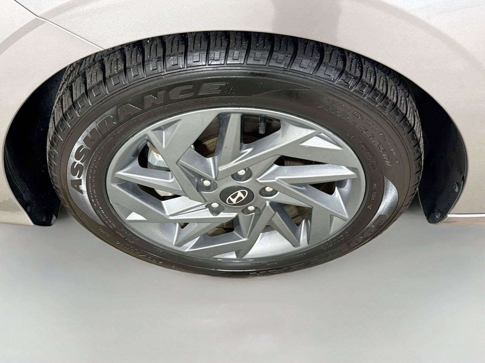 Used 2024 Hyundai Elantra SEL FWD image 29