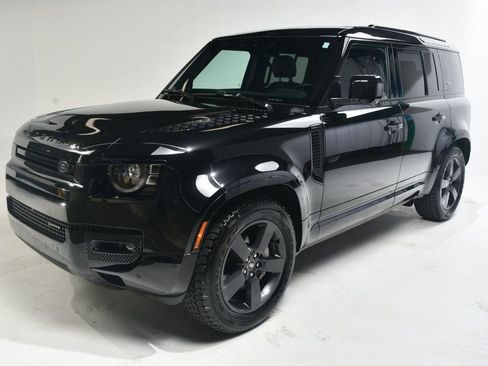 Used 2023 Land Rover Defender 110 X-Dynamic SE image 2