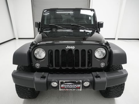 Used 2018 Jeep Wrangler Unlimited Sport S image 2