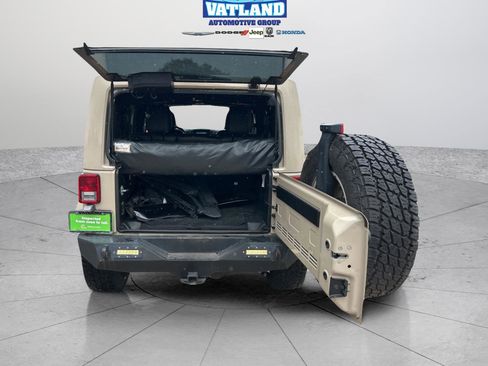 Certified 2016 Jeep Wrangler Unlimited Rubicon w/ Dual Top Group image 5