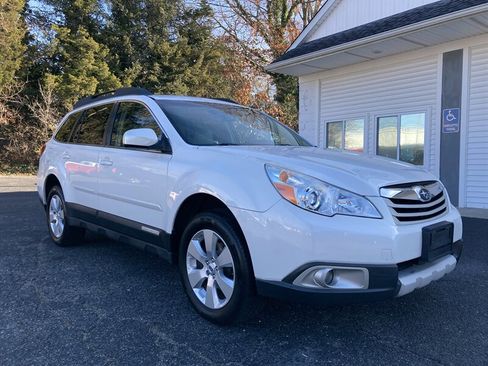 Used 2012 Subaru Outback 2.5i Limited image 2