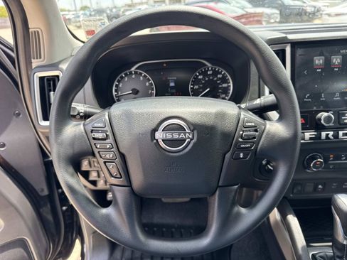Used 2025 Nissan Frontier SV AWD/4WD image 21