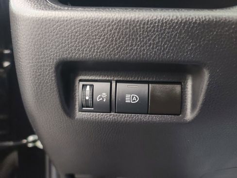 Used 2025 Toyota RAV4 XLE image 27