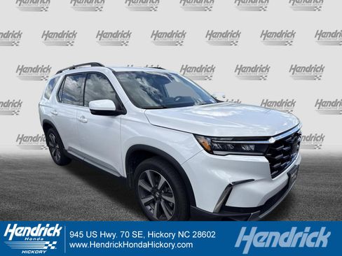 Certified 2023 Honda Pilot Touring image 1