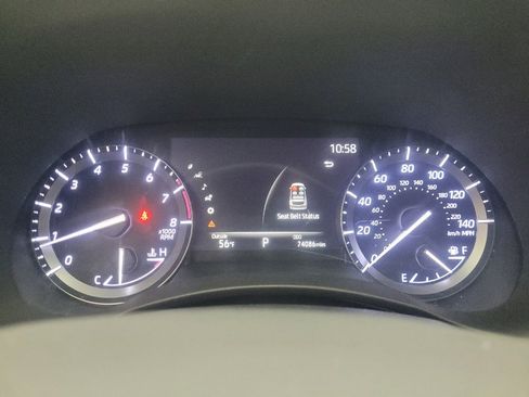 Used 2020 Toyota Highlander XLE AWD/4WD image 23