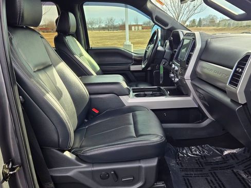 Used 2022 Ford F250 Lariat w/ Snow Plow Prep Package image 5