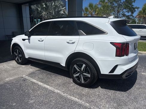 Used 2022 Kia Sorento S FWD image 4
