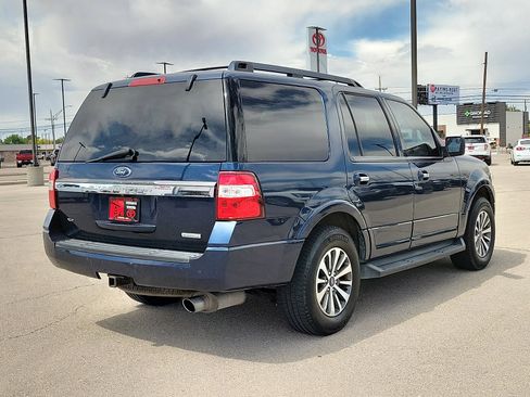 Used 2017 Ford Expedition XLT AWD/4WD image 4