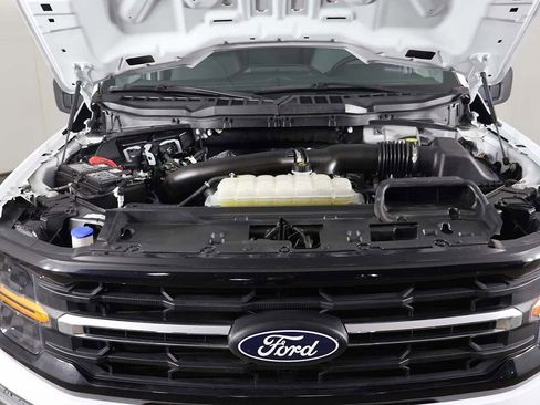Used 2025 Ford F150 XLT w/ Equipment Group 301A Standard AWD/4WD image 17