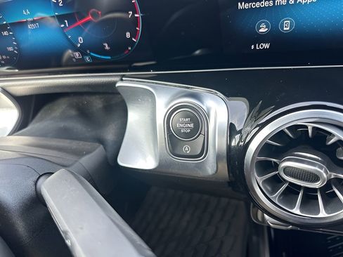 Used 2021 Mercedes-Benz GLB 250 4MATIC image 22