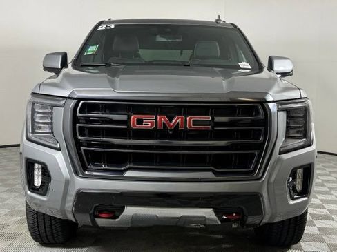 Used 2023 GMC Yukon AT4 w/ AT4 Premium Package AWD/4WD image 11