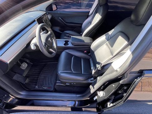 Used 2021 Tesla Model Y Long Range AWD/4WD image 19