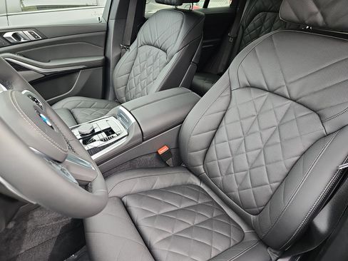 New 2026 BMW X5 xDrive40i w/ M Sport Package AWD/4WD image 17