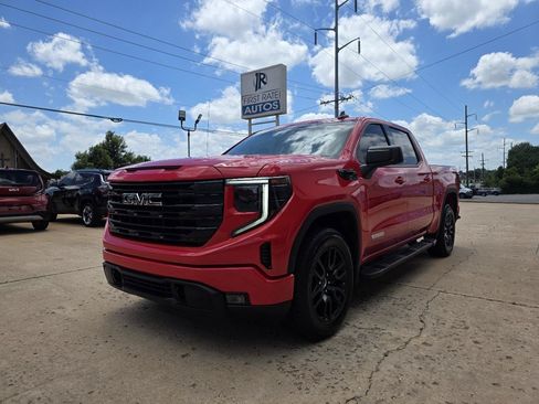 Used 2024 GMC Sierra 1500 Elevation w/ LPO, Elevation Black Package AWD/4WD image 3