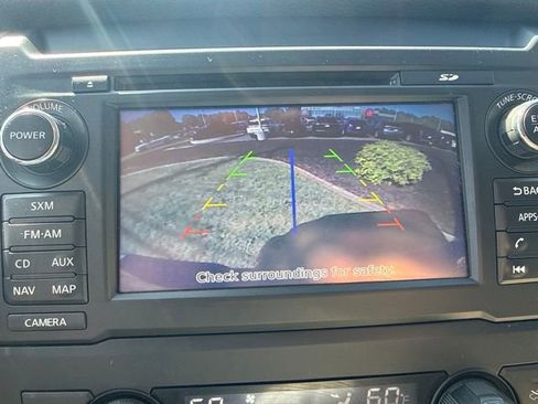 Used 2017 Nissan Titan SV AWD/4WD image 21