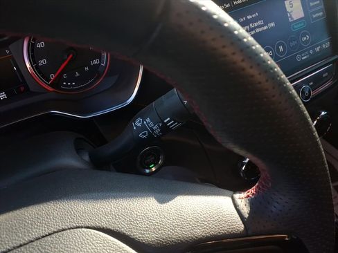 Used 2023 Chevrolet TrailBlazer RS w/ Sun and Liftgate Package image 23