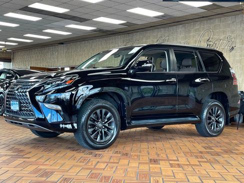 Used 2020 Lexus GX 460 Premium w/ Premium Package image 3