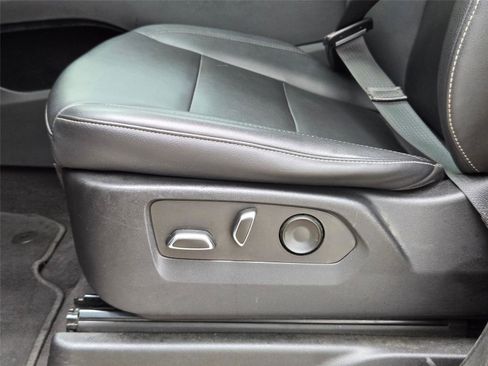 Used 2022 Cadillac Escalade Luxury AWD/4WD image 27