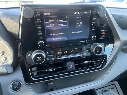 Used 2022 Toyota Highlander XLE image 33
