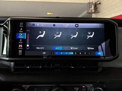 Used 2025 Jeep Wrangler Unlimited Sport AWD/4WD image 26