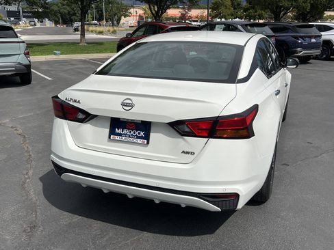Used 2025 Nissan Altima 2.5 SV AWD/4WD image 8