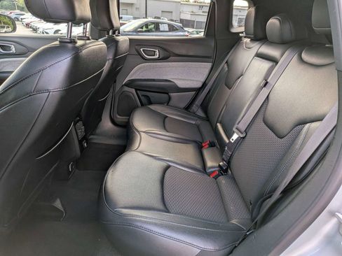 Used 2024 Jeep Compass Latitude AWD/4WD image 13
