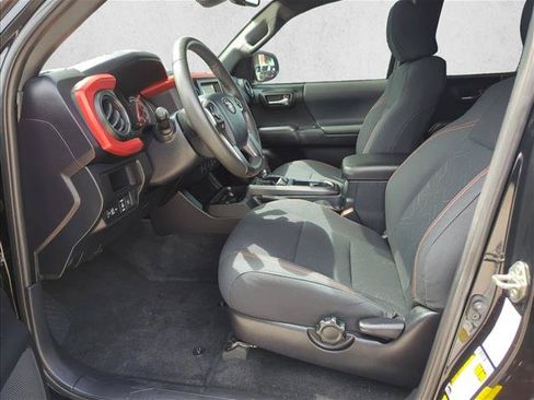 Used 2019 Toyota Tacoma TRD Sport RWD image 14