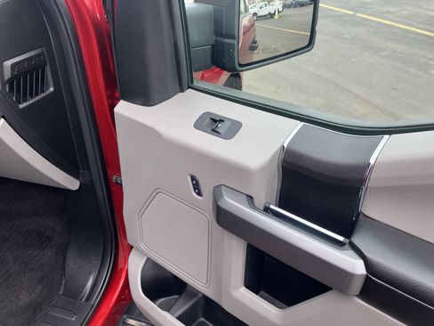 Used 2016 Ford F150 XLT w/ Trailer Tow Package image 10