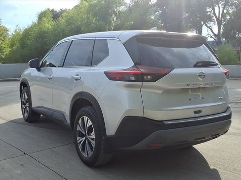 Used 2021 Nissan Rogue SV image 5