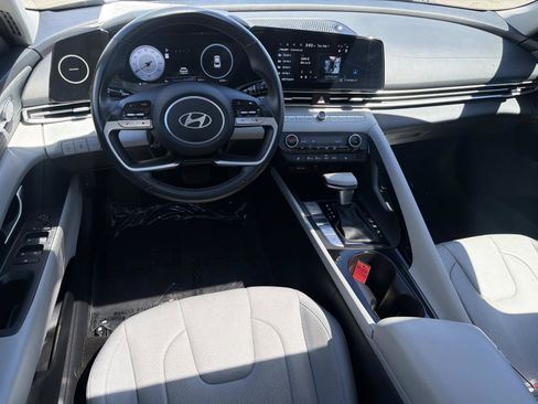 Used 2024 Hyundai Elantra Limited FWD image 7