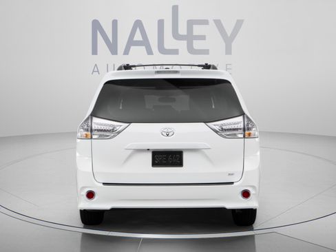 Used 2016 Toyota Sienna XLE FWD image 7