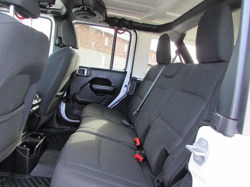 Used 2019 Jeep Wrangler Unlimited Sport S image 26