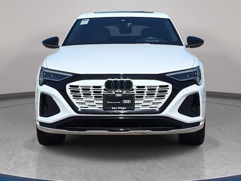 Certified 2024 Audi Q8 e-tron Prestige AWD/4WD image 3