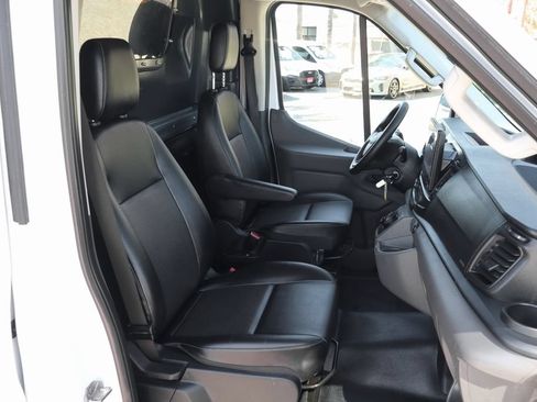 Used 2022 Ford E-Transit Medium Roof RWD image 41
