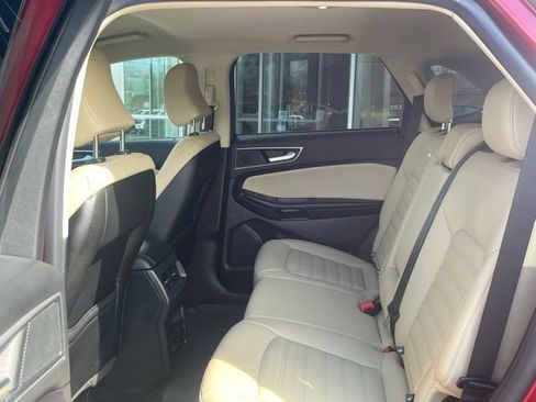 Used 2022 Ford Edge SEL w/ Convenience Package image 16