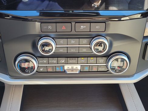 Used 2024 Ford Expedition Max Limited image 36