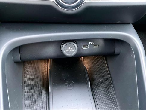 New 2026 Volvo XC40 B4 Core w/ Climate Package image 23