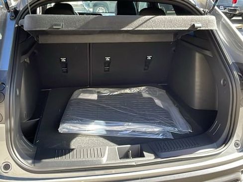 New 2026 Chevrolet Trax RS w/ Sunroof Package image 32