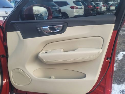 Used 2018 Volvo XC60 T5 Inscription image 26