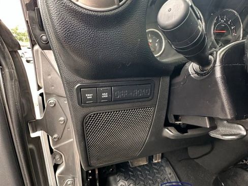 Used 2013 Jeep Wrangler Rubicon w/ PWR Convenience Group AWD/4WD image 23