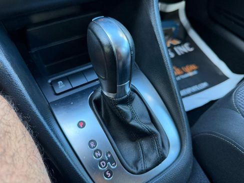 Used 2013 Volkswagen Golf 4-Door FWD image 30