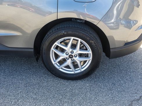 Used 2024 Ford Edge SEL w/ Convenience Package image 10