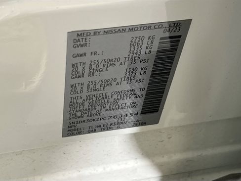 Used 2023 Nissan Pathfinder Platinum image 33