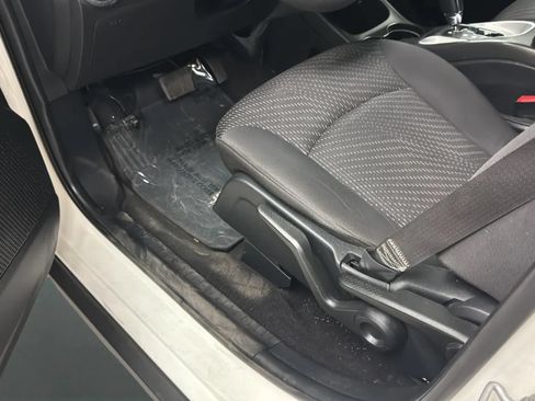 Used 2017 Dodge Journey SE FWD image 23