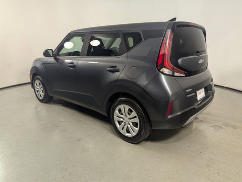Used 2023 Kia Soul LX image 5