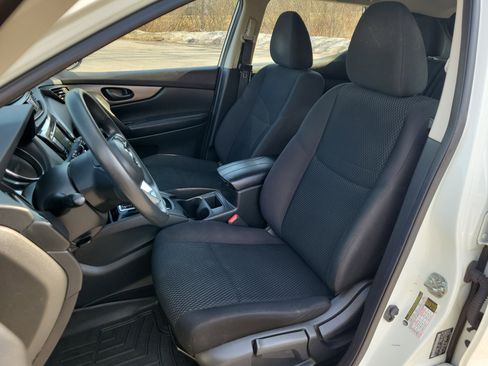 Used 2020 Nissan Rogue Sport S image 14