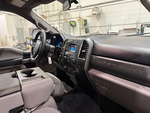 Used 2018 Ford F250 XLT w/ Snow Plow Prep Package image 25