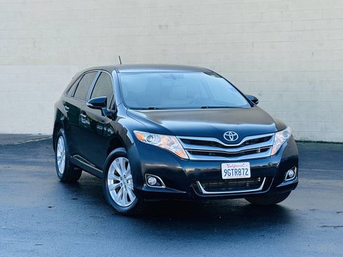Used 2013 Toyota Venza XLE image 1