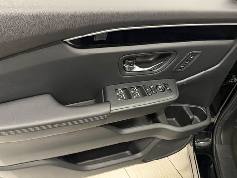 Used 2024 Honda Pilot Touring image 12