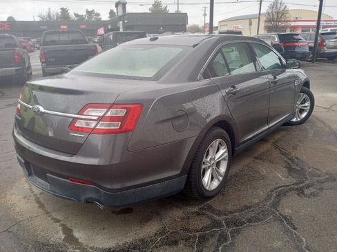 Used 2015 Ford Taurus SE image 6